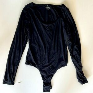 Pumiey long sleeve Bodysuit (M)